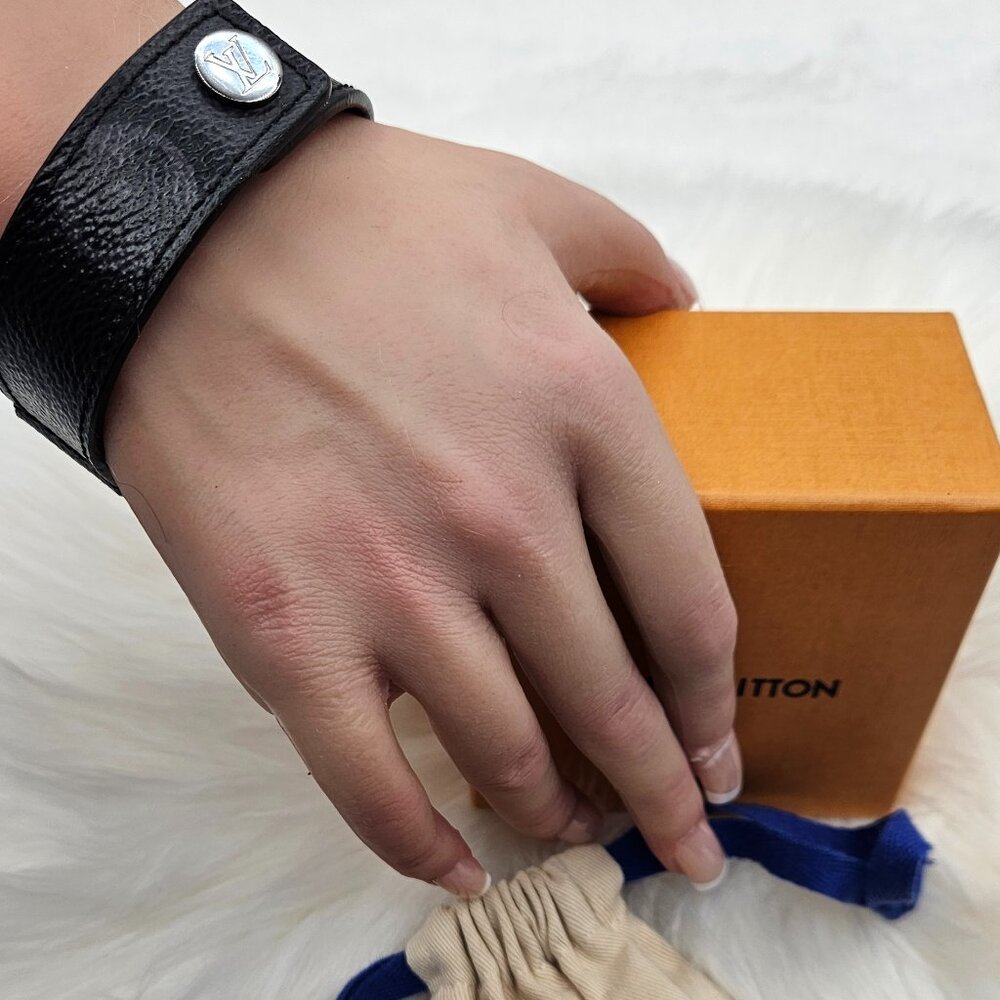 LV Monogram Eclipse Bracelet - Picture 5 of 14